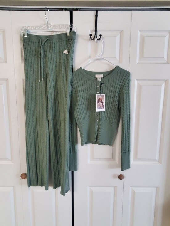 Sincerly Jules Other - SINCERELY JULES NWT. LOUNGEWEAR SET. MED. CABLE KNIT. SAGE MINT GREEN.